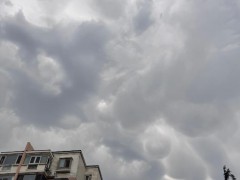 北京通州出现“乳状云” 预示强对流天气来临